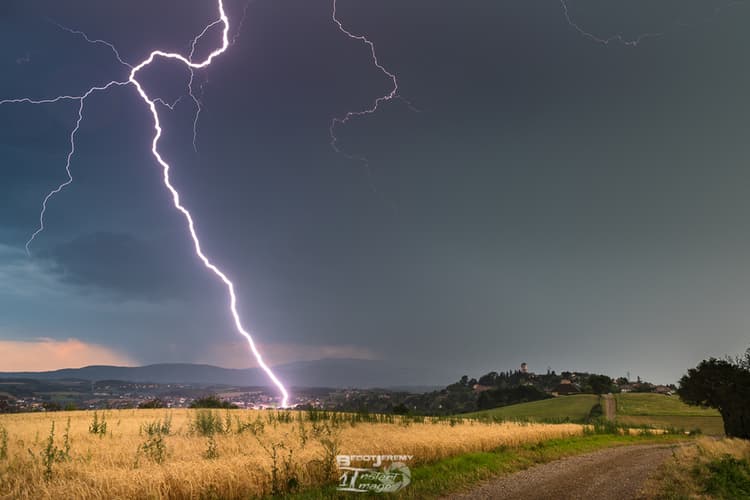 Image d'illustration pour Orages du 6 et 7 juillet : grêle et foudroiement intense 