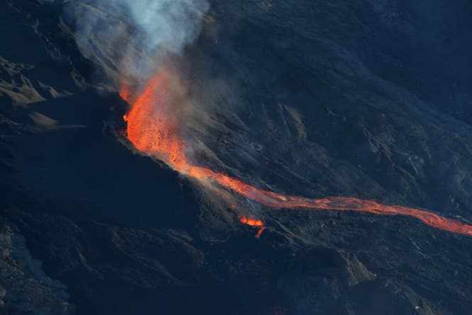 Image d'illustration pour Eruption du Piton de la Fournaise à La Réunion