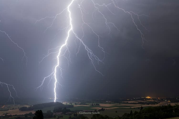 Image d'illustration pour Orages du 6 et 7 juillet : grêle et foudroiement intense 
