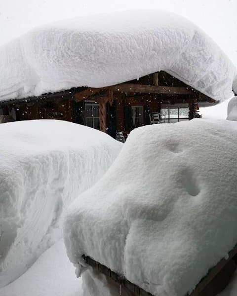 Image d'illustration pour Enneigement record dans les Alpes suisses et autrichiennes