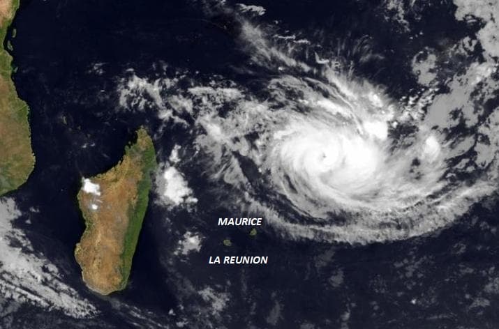 Image d'illustration pour Le cyclone Joalane devrait éviter La Réunion mais menace Rodrigues