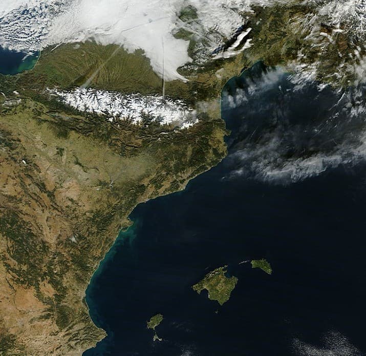 Image d'illustration pour Douceur près de la Méditerranée - Foehn et lenticulaire