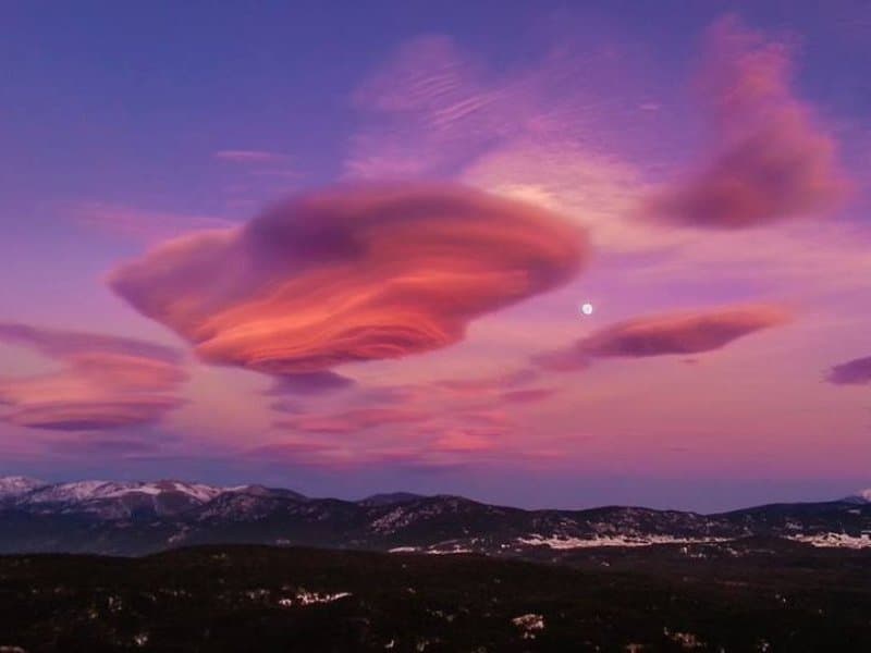 Image d'illustration pour Douceur près de la Méditerranée - Foehn et lenticulaire