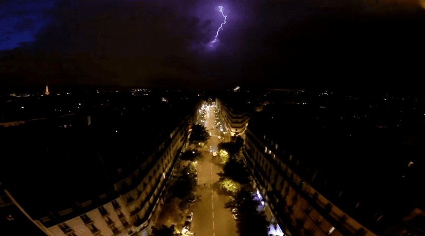 Image d'illustration pour Drone à Paris pendant l'orage - Drone et météo
