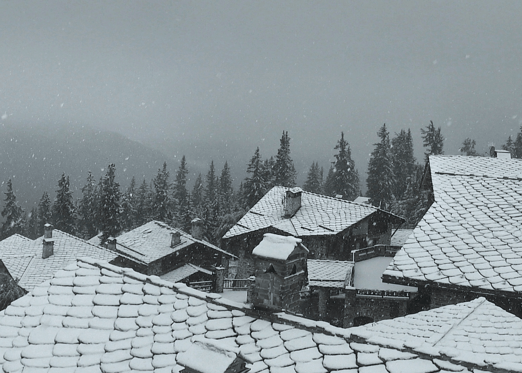 Image d'illustration pour Il y a an : pas de canicule mais de la neige dans les Alpes