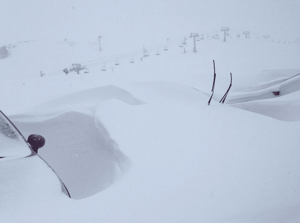 Image d'illustration pour Crue, neige et avalanche font un mort dans les Pyrénées