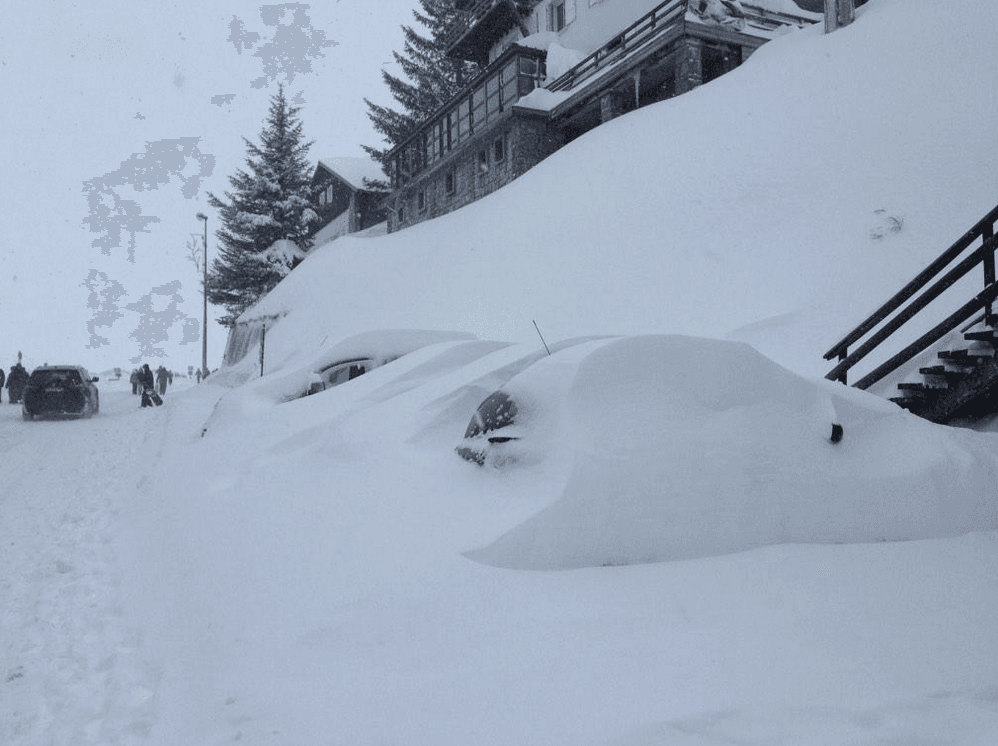 Image d'illustration pour Crue, neige et avalanche font un mort dans les Pyrénées