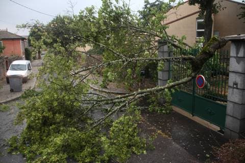 Image d'illustration pour De violents orages interrompent la canicule