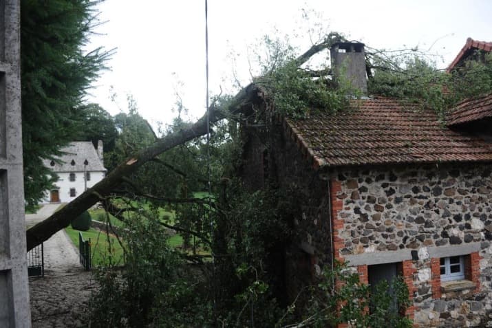 Image d'illustration pour De forts orages mettent fin aux fortes chaleurs