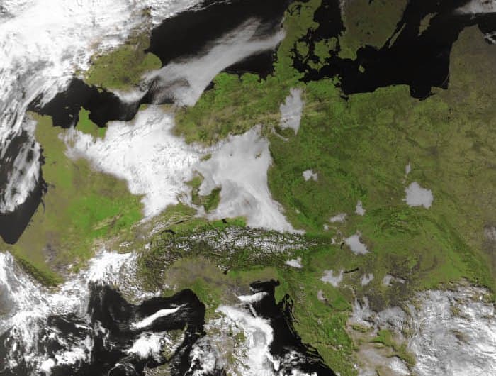 Image d'illustration pour Fraîcheur sous les grisailles - record de douceur en Bretagne