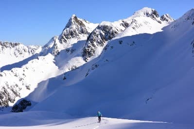 Image d'illustration pour Soleil, neige mais risque d'avalanche en montagne