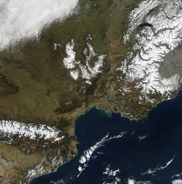 Image d'illustration pour Orage et neige entre Vallée du Rhône et PACA - Grêle et accidents