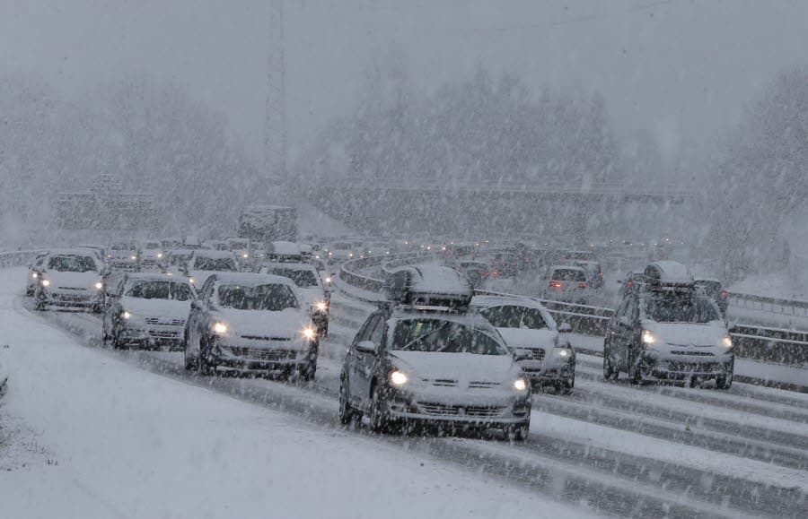 Image d'illustration pour Orage et neige entre Vallée du Rhône et PACA - Grêle et accidents