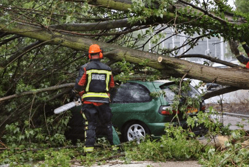 Image d'illustration pour Des tempêtes en plein été