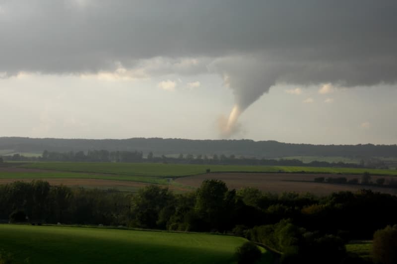Image d'illustration pour Tornade du 1er octobre 2006 à Petit-Roeulx-lez-Braine en Belgique