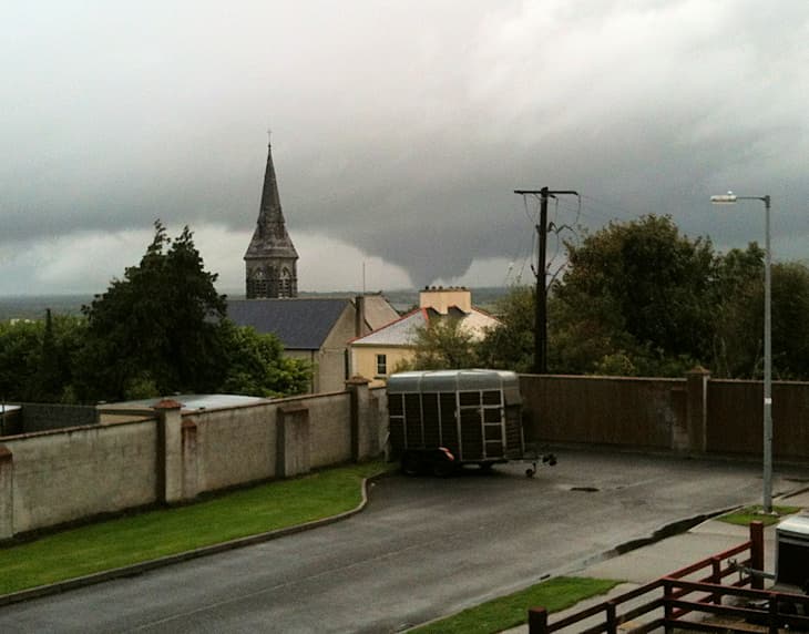 Image d'illustration pour Tornades en Irlande, Espagne et France (Cher)