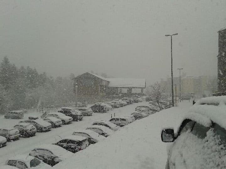 Image d'illustration pour Neige sur tous les massifs - circulation bloquée en Savoie