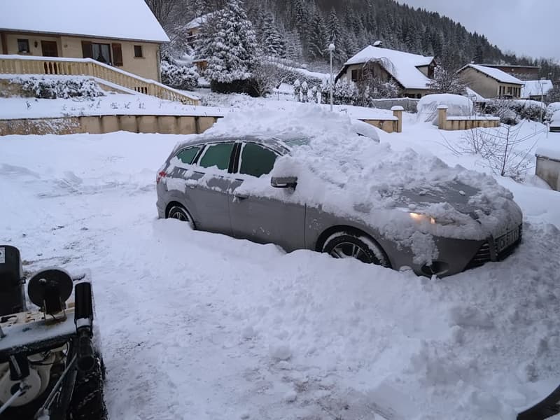 Image d'illustration pour Neige sur tous les massifs - circulation bloquée en Savoie